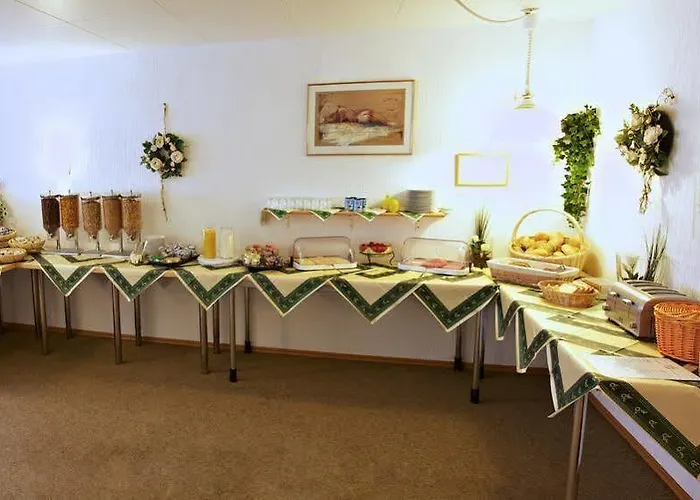 Gaestehaus Gisela 3* באד דירהיים